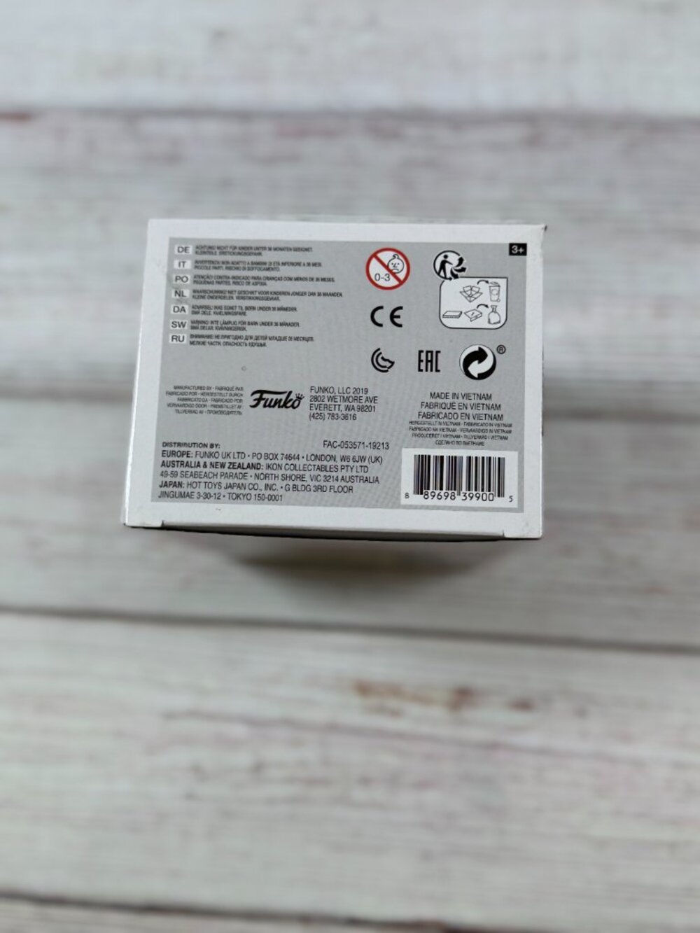 Funko Pop Star Wars  Kylo Ren Supreme Leader - Smuggler's Bounty #324 (Exclusive - Picture 6 of 6